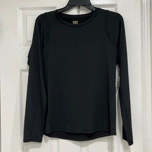 Women’s athletic long sleeve shirt